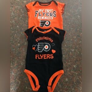 NHL Flyers Infant Bodysuit Set - Black and Orange